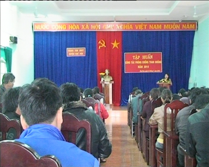 Huyện Chư Pưh: Khai mạc lớp tập huấn phòng chống tham nhũng năm 2014.