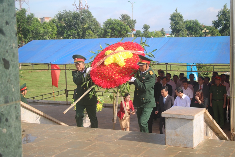 Thường trực, Đại biểu Hội đồng nhân dân huyện Chư Pưh tổ chức Lễ dâng hương trước kỳ họp thứ Mười, nhiệm kỳ 2016-2021