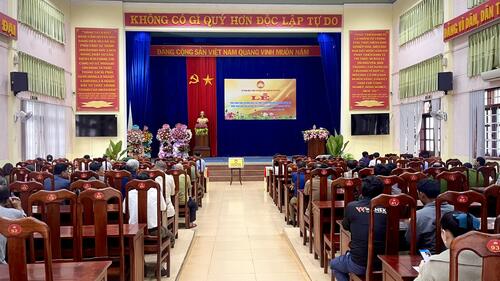 UBMTTQVN xã Chư Pưh: Lễ phát động ủng hộ đồng bào các tỉnh, thành phố khu vực Bắc Trung Bộ khắc phục hậu quả thiên tai do bão số 10 và số 11 gây ra.