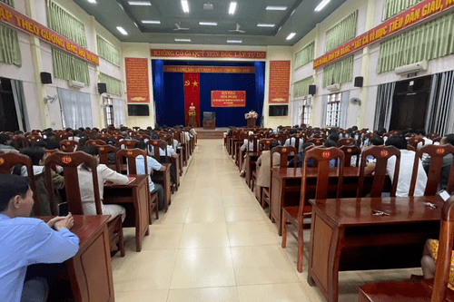 Đảng ủy xã Chư Pưh: Tổ chức hội nghị học tập, quán triệt, phổ biến các văn bản của Đảng quý III năm 2025.