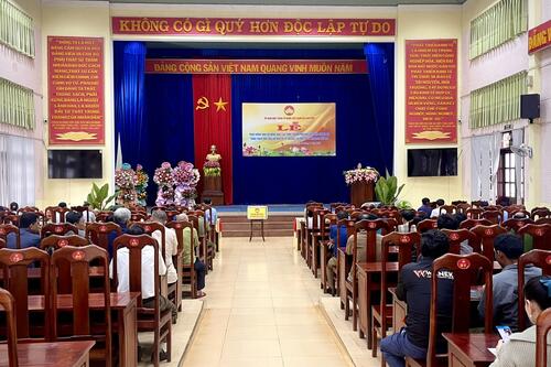 UBMTTQVN xã Chư Pưh: Lễ phát động ủng hộ đồng bào các tỉnh, thành phố khu vực Bắc Trung Bộ khắc phục hậu quả thiên tai do bão số 10 và số 11 gây ra.