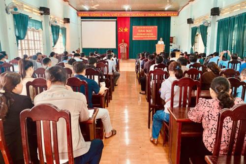 Trung tâm Chính trị xã Chư Pưh: Khai mạc lớp Bồi dưỡng nghiệp vụ công tác Đảng dành cho Bí thư Chi bộ và cấp ủy viên cơ sở năm 2025.